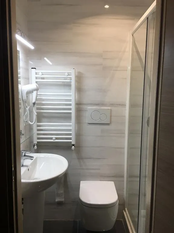 Gianni'S Guest House Roma