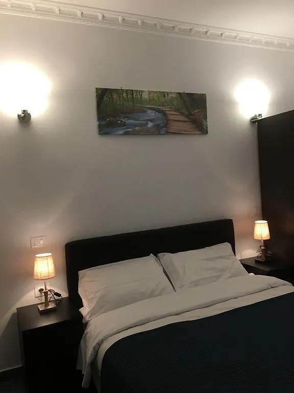 Gianni'S Guest House Roma Itália